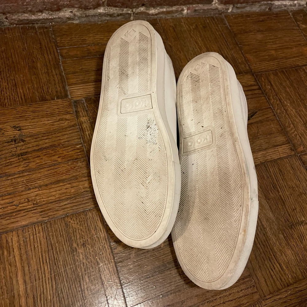 KOIO Capri Triple White Women's Sneakers - Picture 8 of 9